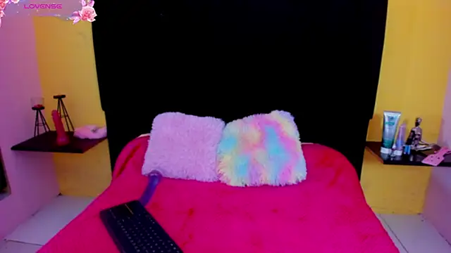 AndreaSilva  online show from 14, 4, 2026