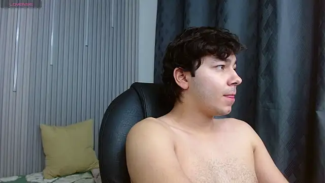 Snapshot of Julian_Smith21 chatting on 17, 6, 2026 Julian Smith21 online show from 17, 6, 2026