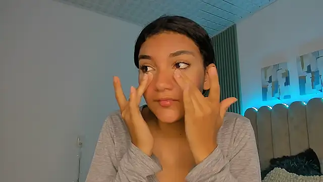 Natashax  online show from 16, 4, 2026