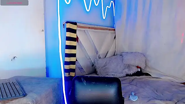 xyaraluv  online show from 10, 4, 2026