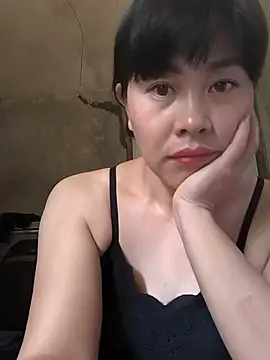 juicy-milu online show from 8, 6, 2026
