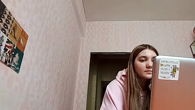 Snapshot of JanineThielman chatting on 6, 4, 2026 JanineThielman online show from 6, 4, 2026