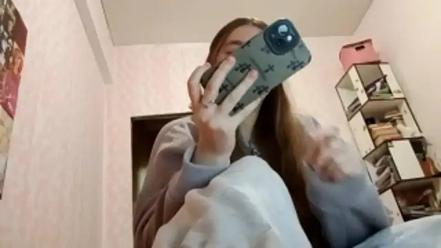 Snapshot of JanineThielman chatting on 15, 4, 2026 JanineThielman online show from 15, 4, 2026