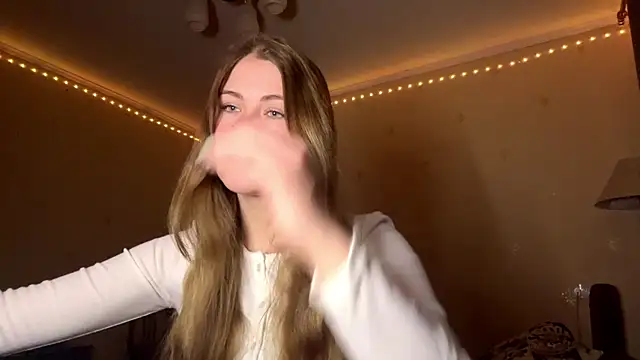 Amy Maev online show from 12, 3, 2026