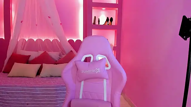 Snapshot of Holy_Lux chatting on 27, 2, 2026 Holy Lux online show from 27, 2, 2026