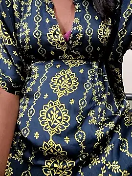 Snapshot of Lovely_sanah chatting on 4, 3, 2026 Lovely sanah online show from 4, 3, 2026