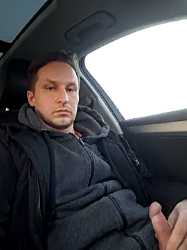 Snapshot of MariusStar89 chatting on 4, 3, 2026 MariusStar89 online show from 4, 3, 2026