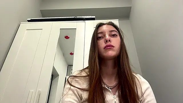 Snapshot of selena_favn chatting on 2, 3, 2026 selena favn online show from 2, 3, 2026