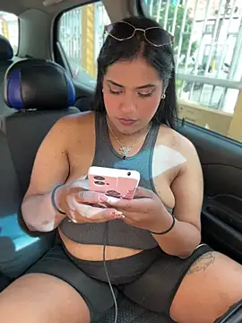 Snapshot of Nahomy_firee chatting on 8, 4, 2026 Nahomy firee online show from 8, 4, 2026