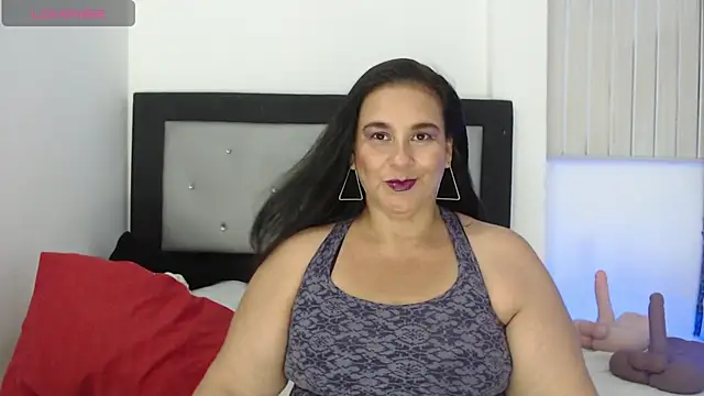 Sharlot curvy online show from 7, 4, 2026