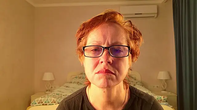 Snapshot of LioraWeiss chatting on 2, 3, 2026 LioraWeiss online show from 2, 3, 2026