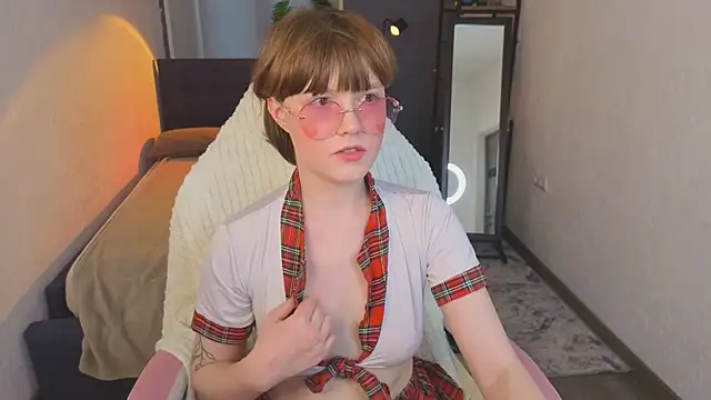  DreamLuna1  online show from 25, 3, 2026