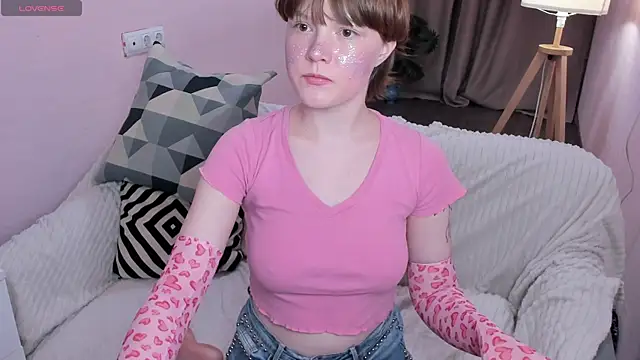  DreamLuna1  online show from 8, 4, 2026