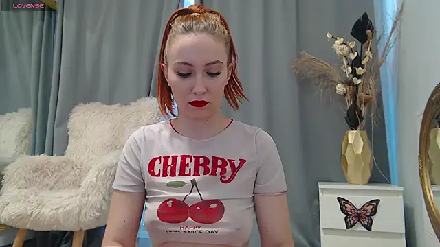 Snapshot of EmberLuna_ chatting on 2, 3, 2026 EmberLuna online show from 2, 3, 2026