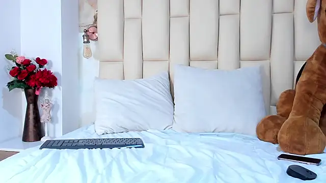 Snapshot of shelseanova chatting on 2, 3, 2026 shelseanova online show from 2, 3, 2026