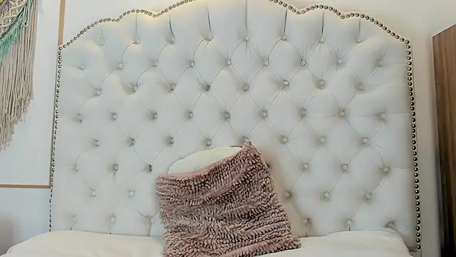 Snapshot of Sara_funy chatting on 1, 5, 2026 Sara funy online show from 1, 5, 2026