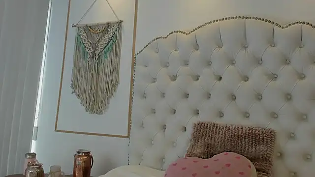 Snapshot of Sara_funy chatting on 6, 5, 2026 Sara funy online show from 6, 5, 2026