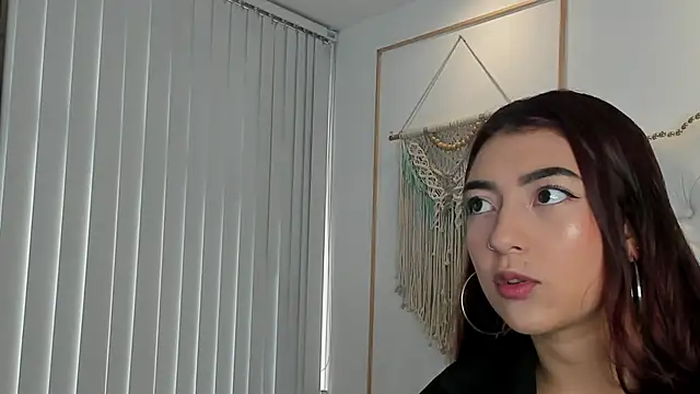 Snapshot of Sara_funy chatting on 28, 5, 2026 Sara funy online show from 28, 5, 2026