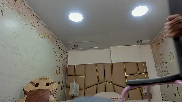 Meredith Huntt online show from 6, 3, 2026