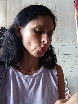 yuliitza4 online show from 27, 5, 2026