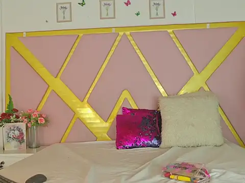 Snapshot of TiffannyValentine chatting on 10, 4, 2026 TiffannyValentine online show from 10, 4, 2026