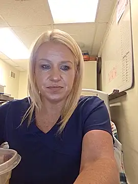 Snapshot of LadyB07 chatting on 11, 6, 2026 LadyB07 online show from 11, 6, 2026