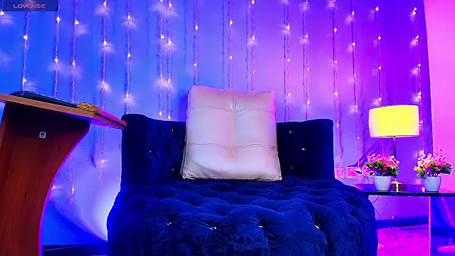 LOGAN ADAMS27 online show from 15, 4, 2026