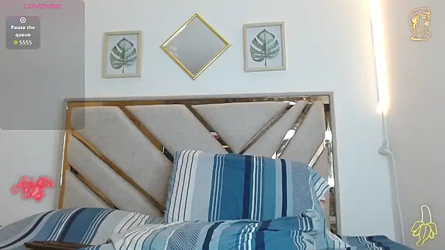 Snapshot of oliver___saint chatting on 12, 4, 2026 oliver saint online show from 12, 4, 2026