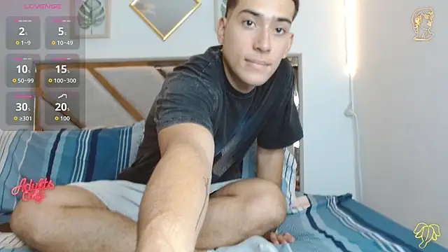 Snapshot of oliver___saint chatting on 12, 4, 2026 oliver saint online show from 12, 4, 2026