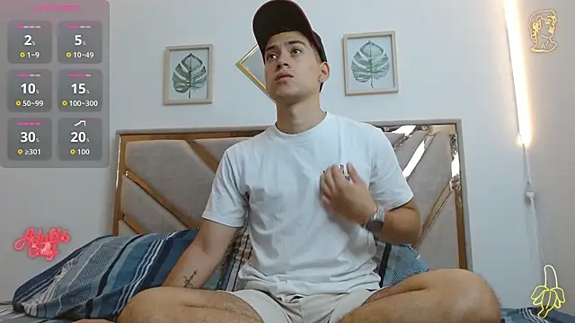 Snapshot of oliver___saint chatting on 15, 4, 2026 oliver saint online show from 15, 4, 2026