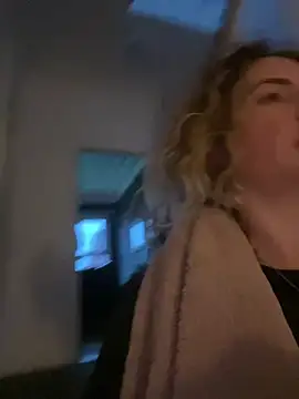 curlyirishgirl online show from 14, 3, 2026