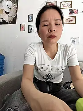 Snapshot of Ivy_Trix2 chatting on 2, 4, 2026 Ivy Trix2 online show from 2, 4, 2026