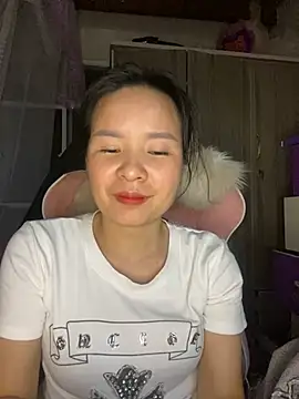 Snapshot of Ivy_Trix2 chatting on 2, 4, 2026 Ivy Trix2 online show from 2, 4, 2026