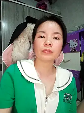 Snapshot of Ivy_Trix2 chatting on 5, 4, 2026 Ivy Trix2 online show from 5, 4, 2026