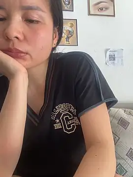 Snapshot of Ivy_Trix2 chatting on 8, 4, 2026 Ivy Trix2 online show from 8, 4, 2026