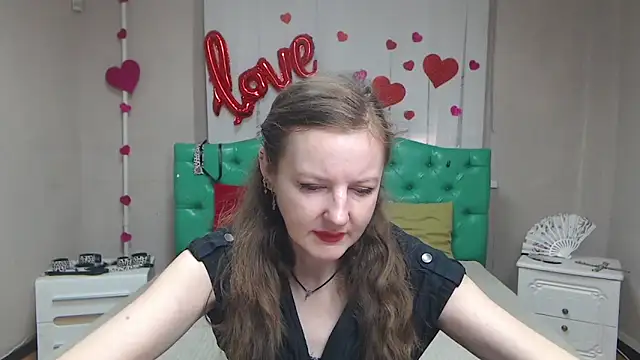 Snapshot of MeganPirs chatting on 6, 4, 2026 MeganPirs online show from 6, 4, 2026