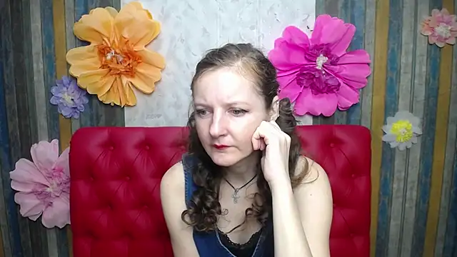 Snapshot of MeganPirs chatting on 7, 4, 2026 MeganPirs online show from 7, 4, 2026
