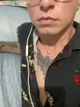 Snapshot of erickmoor2526 chatting on 3, 3, 2026 erickmoor2526 online show from 3, 3, 2026