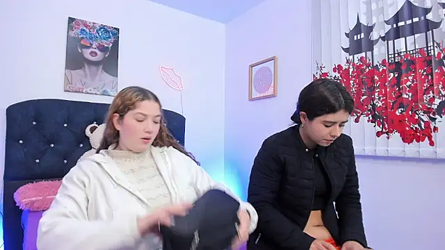 Snapshot of valeria_and_zoe chatting on 4, 3, 2026 valeria and zoe online show from 4, 3, 2026