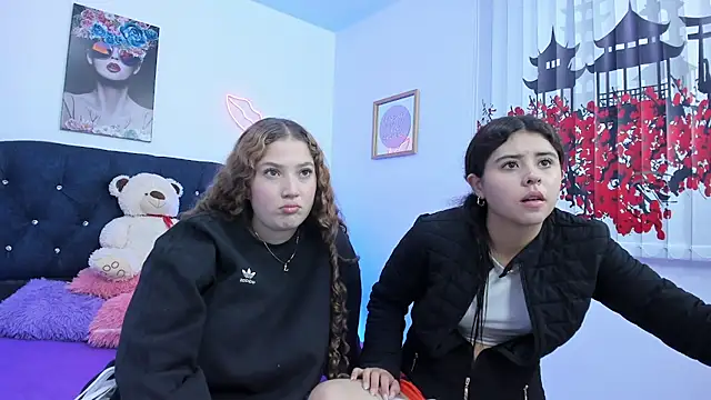 Snapshot of valeria_and_zoe chatting on 5, 3, 2026 valeria and zoe online show from 5, 3, 2026