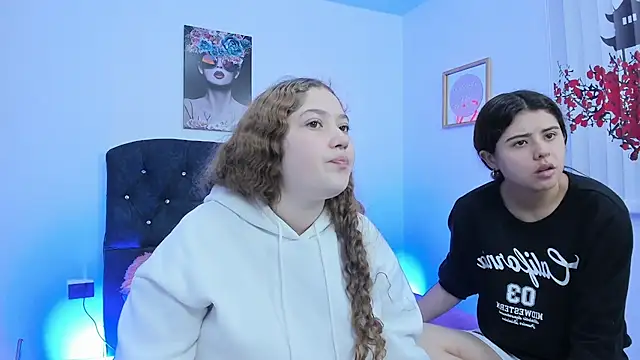 Snapshot of valeria_and_zoe chatting on 11, 3, 2026 valeria and zoe online show from 11, 3, 2026