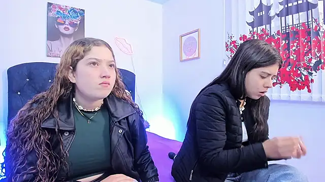 Snapshot of valeria_and_zoe chatting on 8, 4, 2026 valeria and zoe online show from 8, 4, 2026