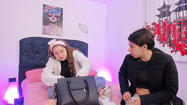 Snapshot of valeria_and_zoe chatting on 10, 4, 2026 valeria and zoe online show from 10, 4, 2026