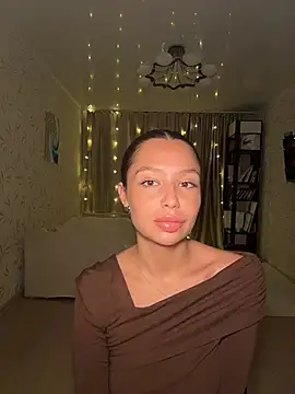 Snapshot of Fragile_Tease chatting on 12, 3, 2026 Fragile Tease online show from 12, 3, 2026