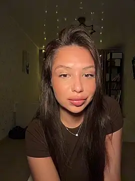 Snapshot of Fragile_Tease chatting on 21, 3, 2026 Fragile Tease online show from 21, 3, 2026