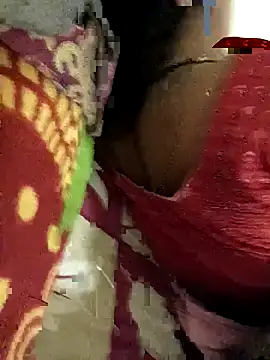 Snapshot of Nude-couple2 chatting on 1, 3, 2026 Nude-couple2 online show from 1, 3, 2026