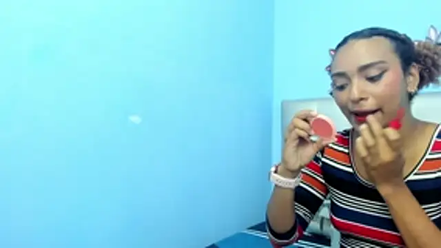 Snapshot of Saray_sexylove chatting on 8, 4, 2026 Saray sexylove online show from 8, 4, 2026