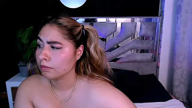 Sofiazaf  online show from 18, 4, 2026