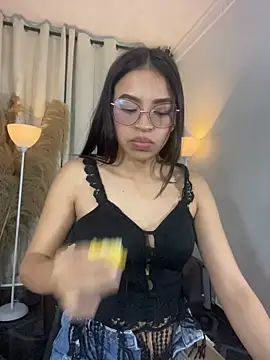 Snapshot of Maii_Luna chatting on 6, 7, 2026 Maii Luna online show from 6, 7, 2026