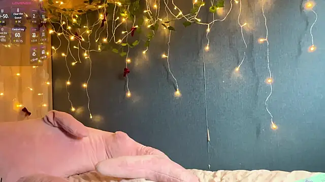 AueshaSimon online show from 5, 4, 2026